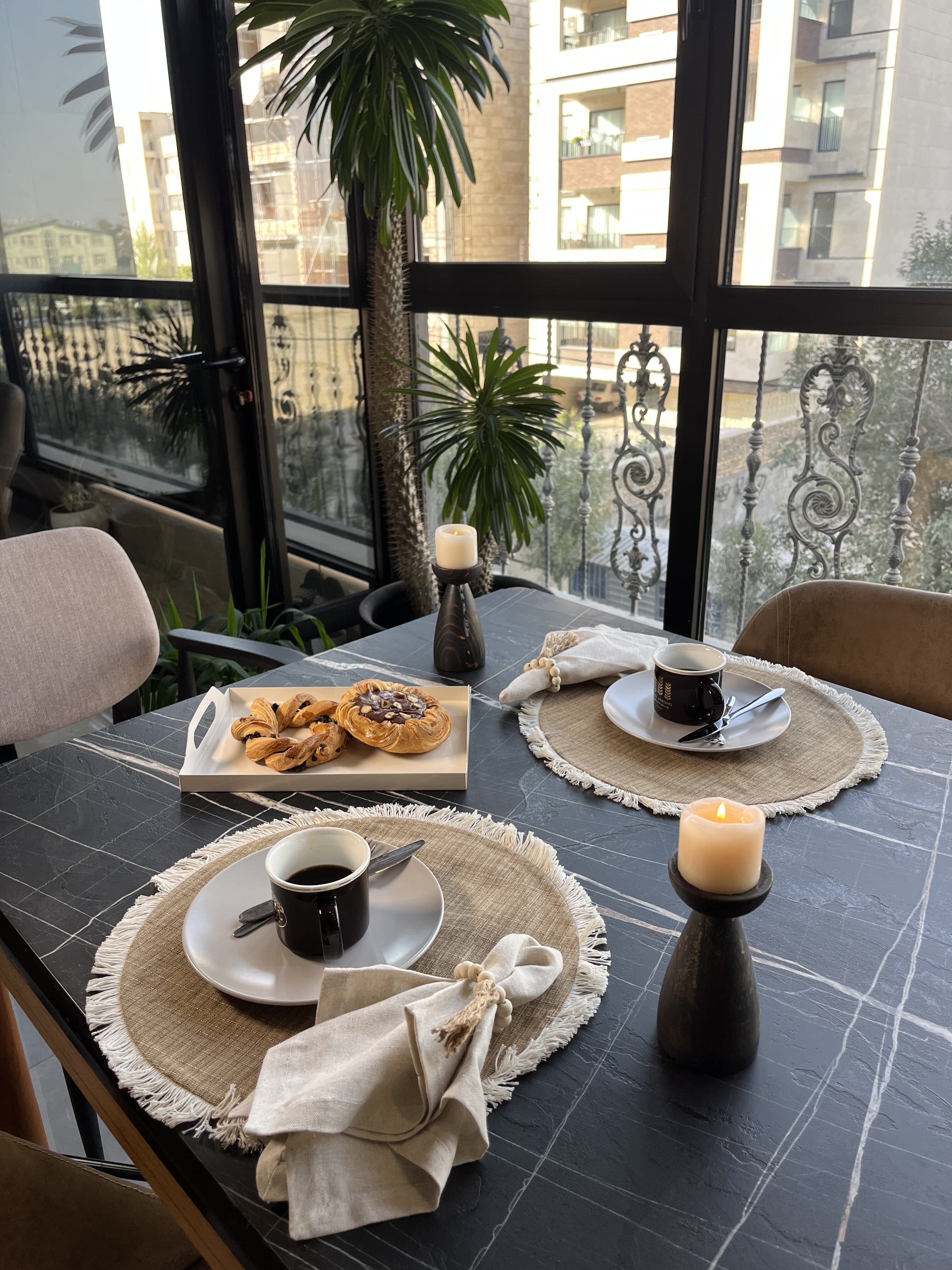 زیربشقابی کتان با نوار ریشه دار